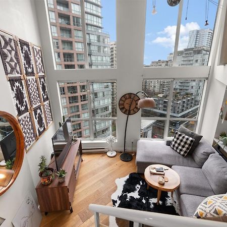 Apartamento Rare Find Loft With Full Kitchen At Heart Of Downtown Vancouver Exterior foto
