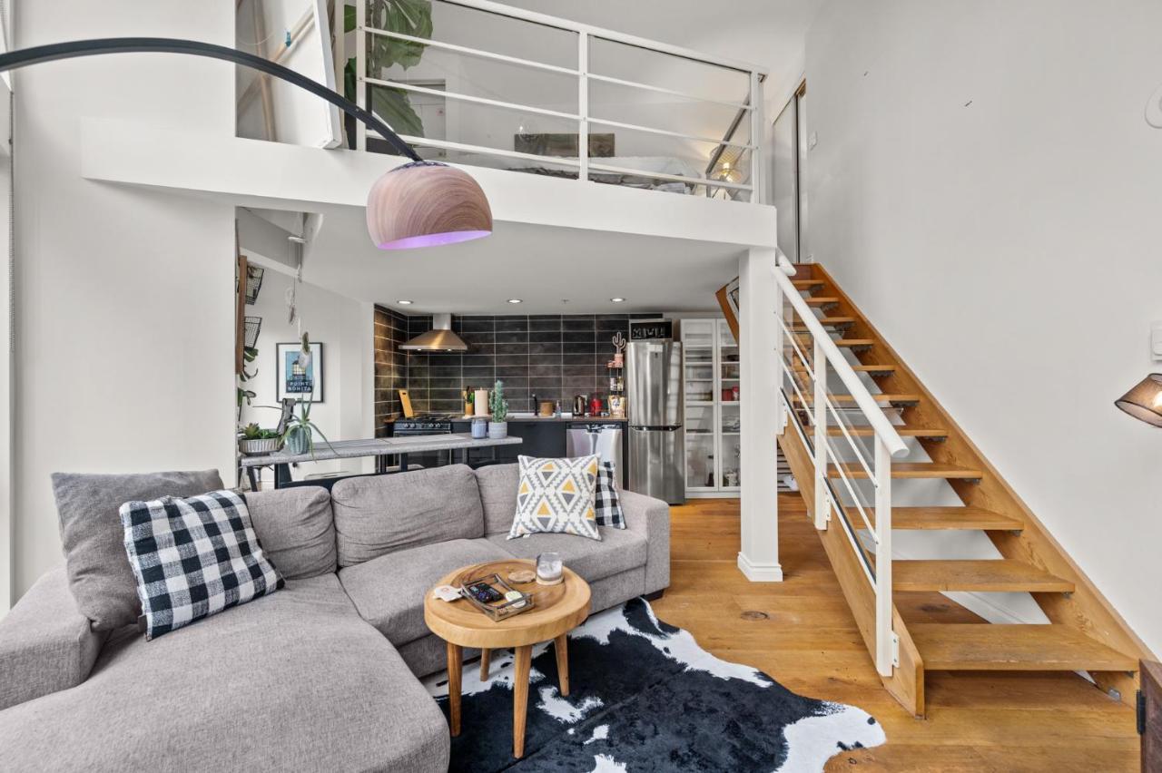 Apartamento Rare Find Loft With Full Kitchen At Heart Of Downtown Vancouver Exterior foto