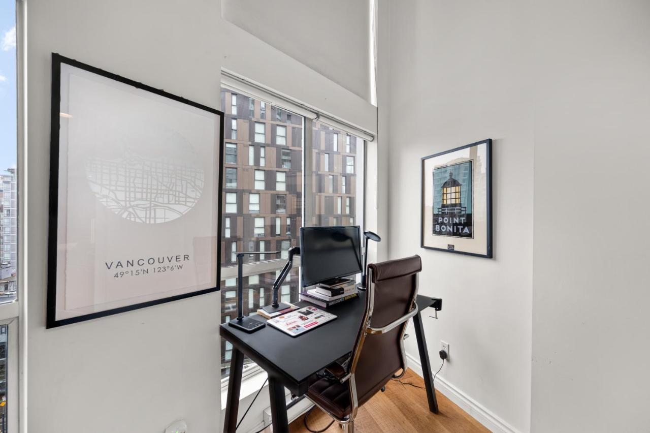 Apartamento Rare Find Loft With Full Kitchen At Heart Of Downtown Vancouver Exterior foto